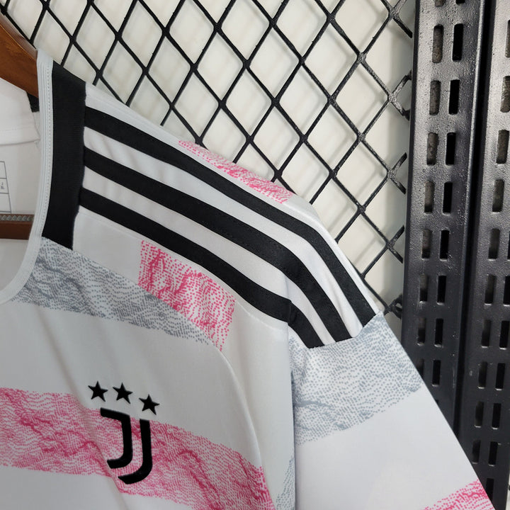 Camisa Juventus II 23/24 Branca e Rosa - Adidas - Masculino Torcedor